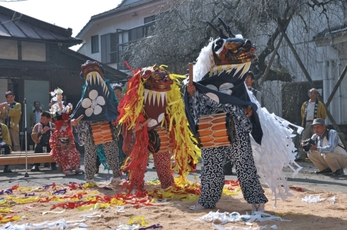 梅園神社の獅子舞