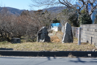 大橋の石仏群