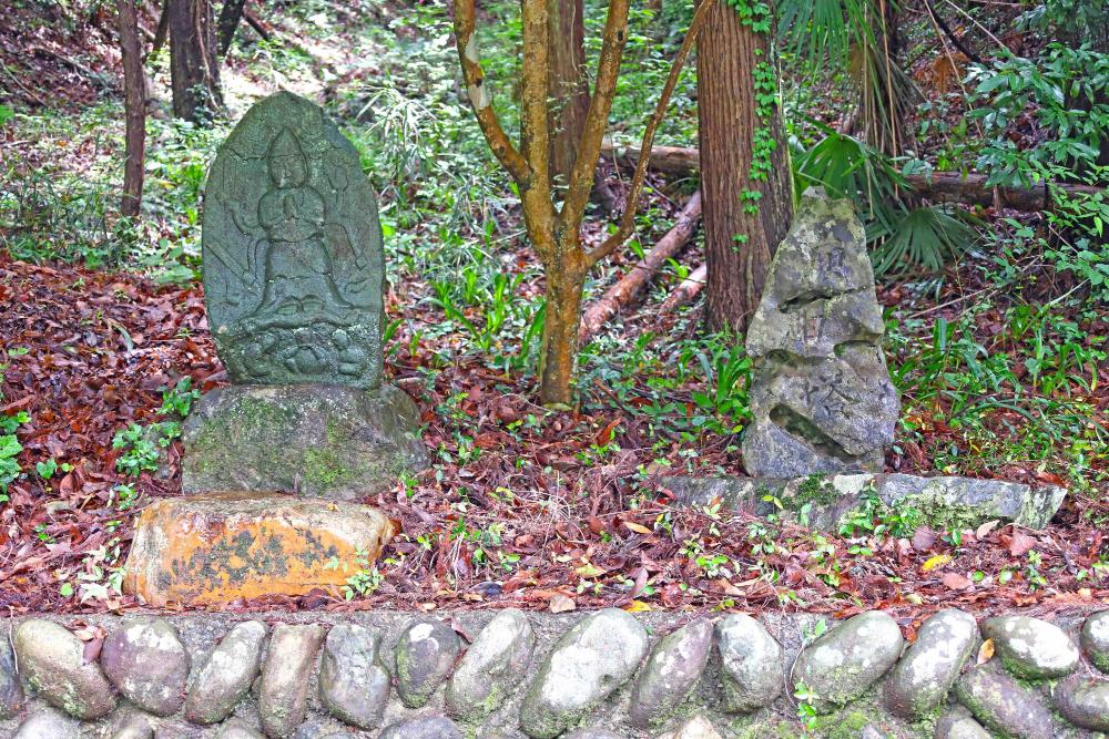古池の庚申塔