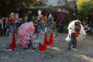 (写真)東山神社の獅子舞03