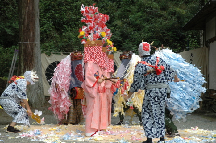 (写真)住吉神社の獅子舞2