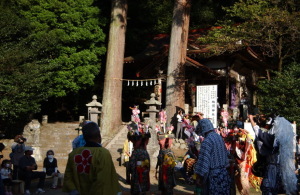 (写真)梅園神社の獅子舞03